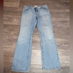 Levi Jeans. 550 Relaxed Boot Cut. Light blue wash